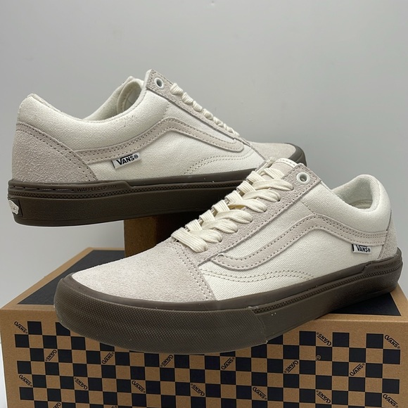 Vans Men’s Bmx Old Skool
Marshmallow/Gum
VN0005UZOVM Sneakers - Picture 8 of 16